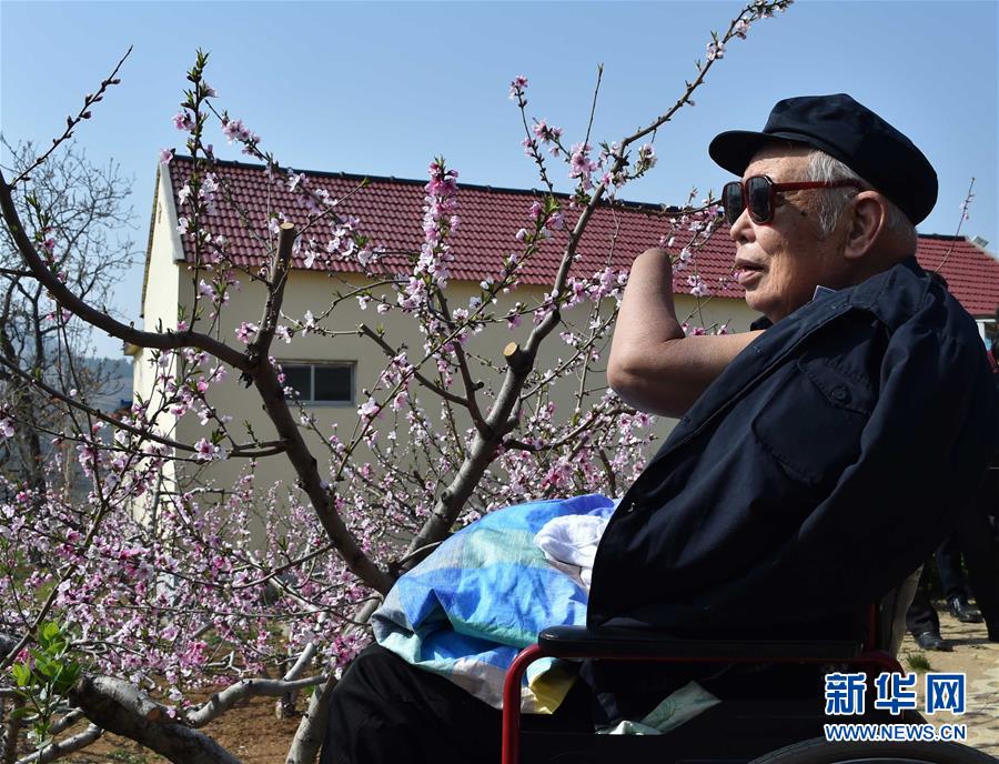 （壯麗70年·奮斗新時(shí)代——共和國(guó)榮光·圖文互動(dòng)）（1）朱彥夫：身殘志堅(jiān)敢擔(dān)當(dāng) 帶領(lǐng)鄉(xiāng)親奔小康 